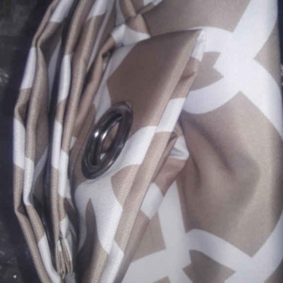 Bundle Of 2 Outdoor Indoor Waterproof Grommet Curtains 52X102 NWT - Picture 9 of 10